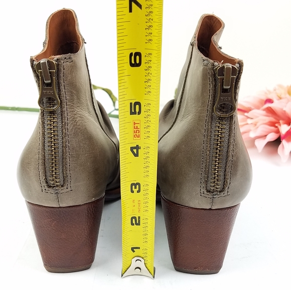 Kork-Ease Dark Taupe 'Kissel' Boot
Sz 7 - Picture 3 of 8